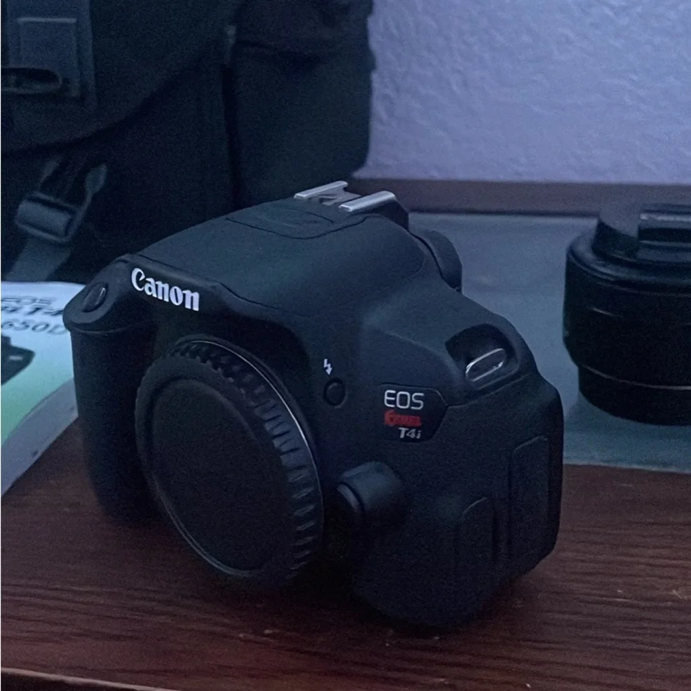 Canon rebel t4i Black Camera Set with Lenses and Bag